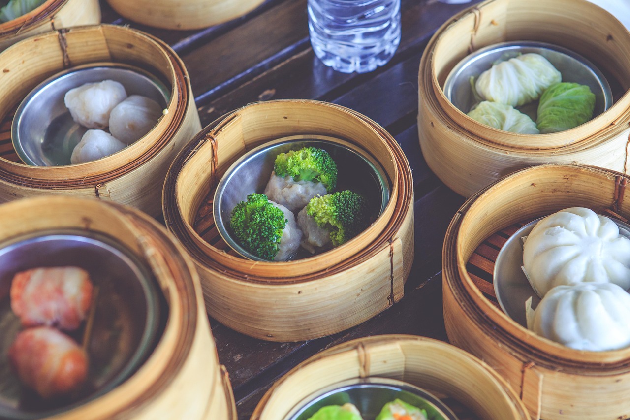 西栅景区内美食攻略，品味江南水乡的舌尖之旅